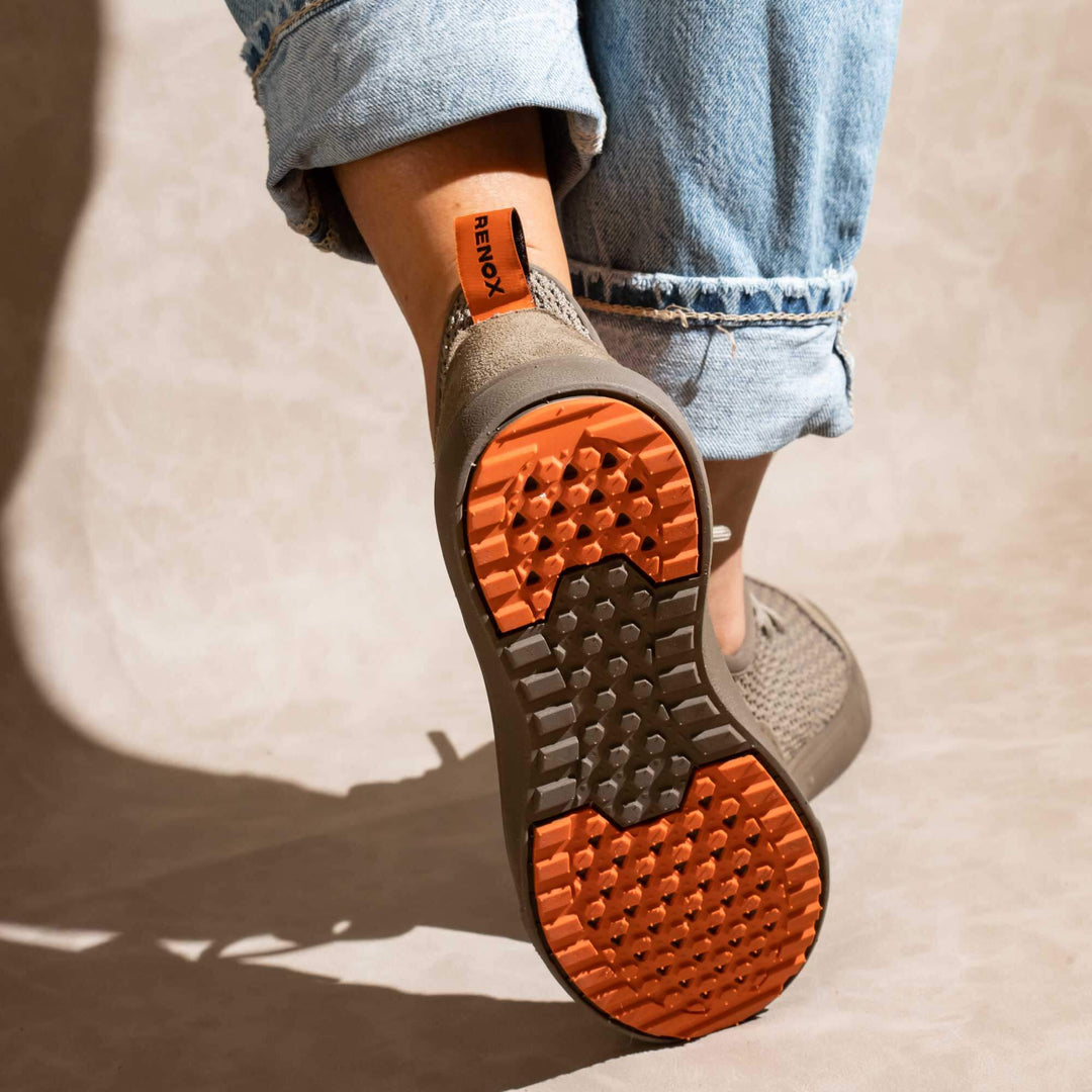 Versaknit Taupe + Pack 3 Calcetines No Show