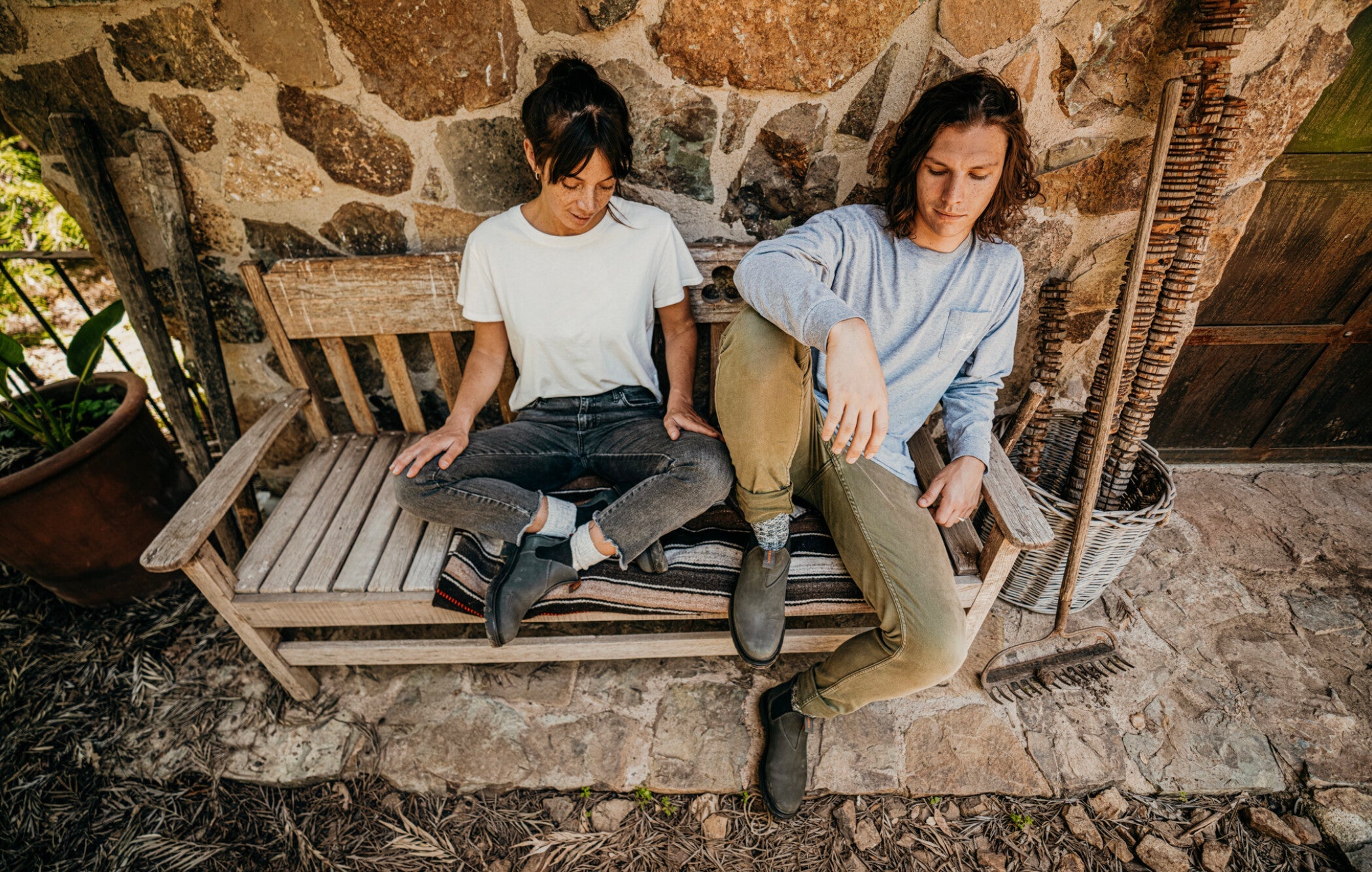 Botines unisex en Chile: por qué los Chelsea funcionan igual de bien en hombres y mujeres