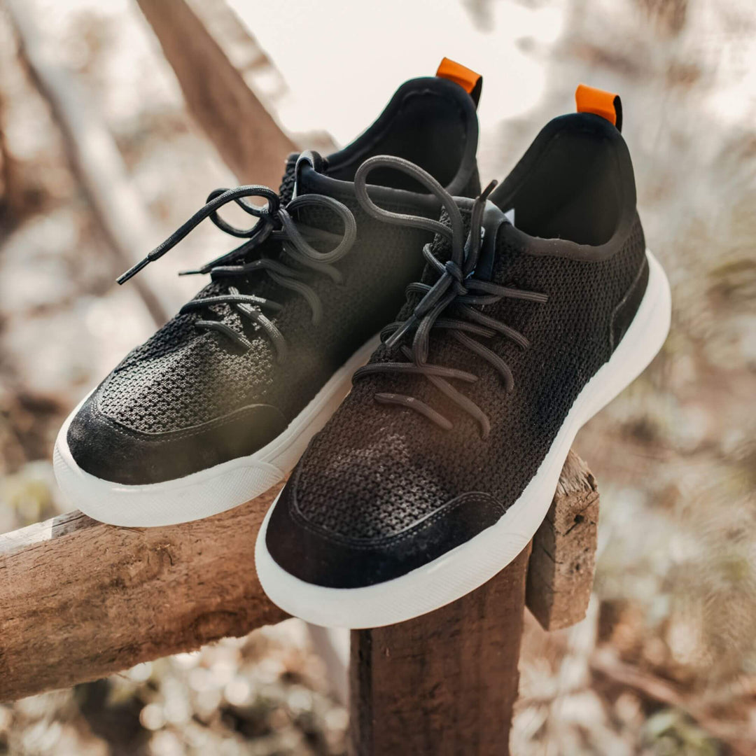 Zapatilla Versaknit Negro Crema Unisex